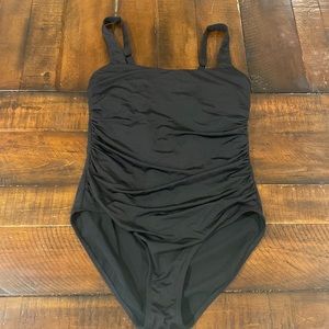 Athleta Aqualuxe Wide Strap
Square One Piece